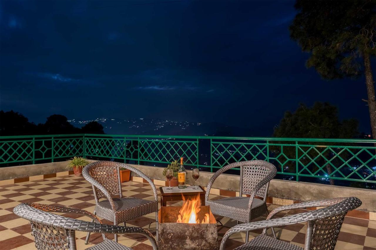 Stayvista At Cecil Cottages With Barbeque, Hill View Kasauli Exterior foto