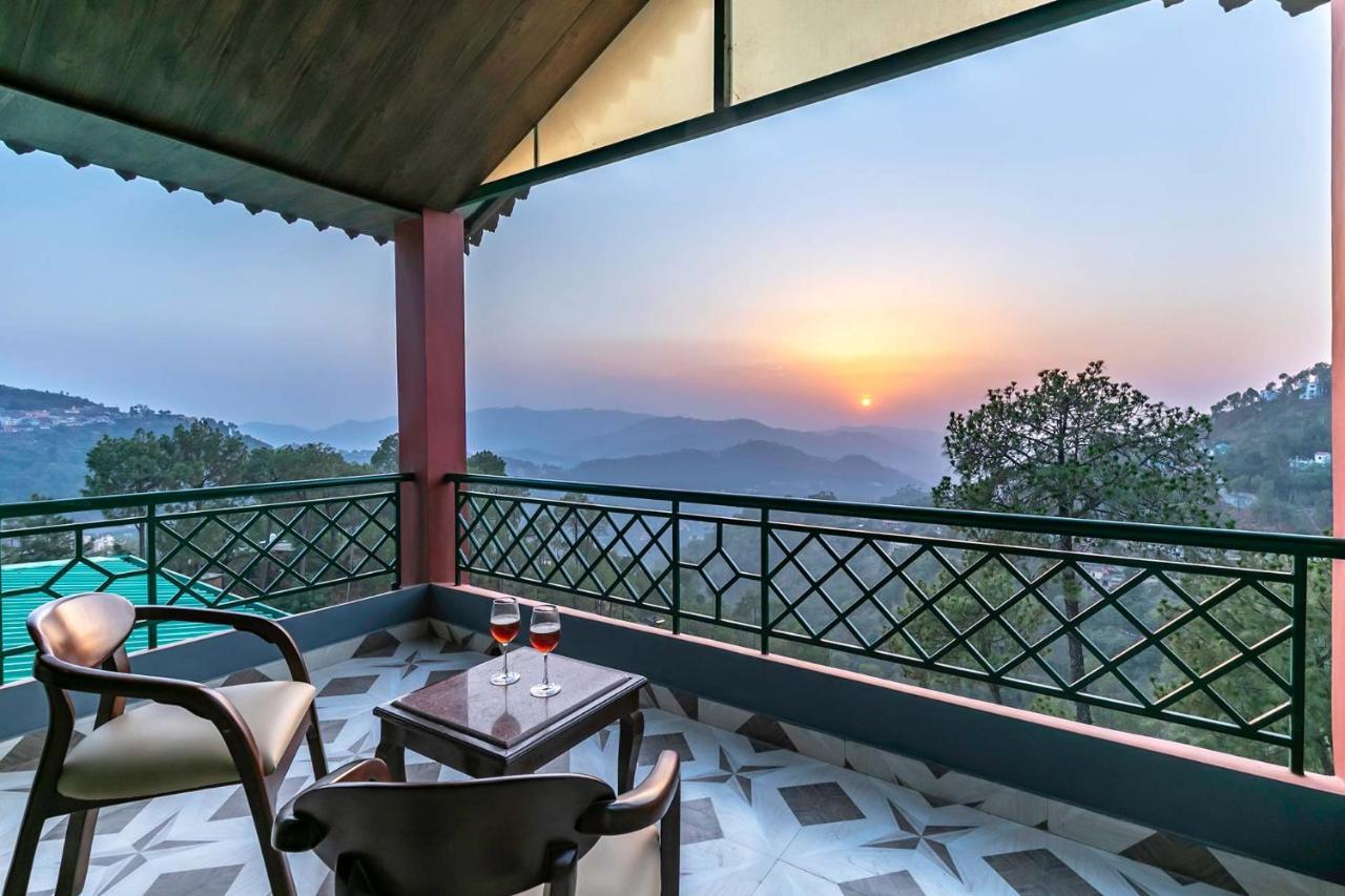 Stayvista At Cecil Cottages With Barbeque, Hill View Kasauli Exterior foto
