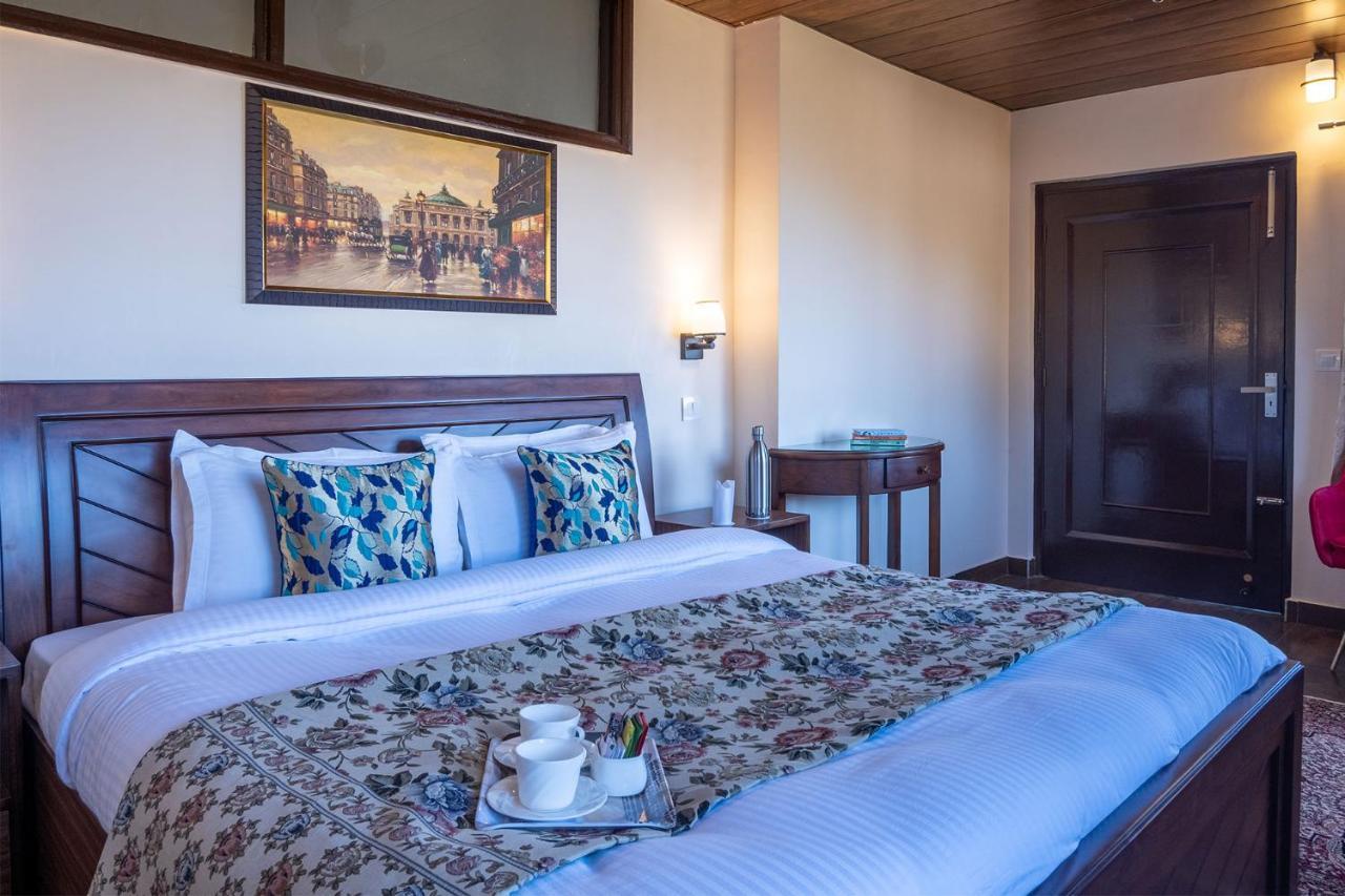Stayvista At Cecil Cottages With Barbeque, Hill View Kasauli Exterior foto
